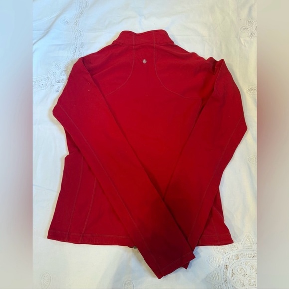 Red Lululemon define jacket - Picture 2 of 9